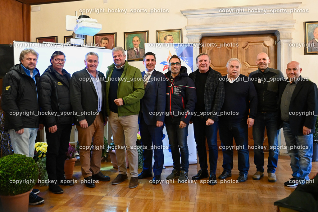 European Youth Olympic Festival EYOF 2023 Pressekonferenz | Präsident EC Hornets Spittal Wolfgang Lindner, Obmann EC Hornets Spittal Ludwig Zauchner, Giuseppe Mion, Bürgermeister Spittal an der Drau Gerhard Köfer, Stadtrat Spittal an der Drau Christoph Staudacher, Stefano Mazzolini, Giorgio Brandolin, Maurizio Dunnhofer, ÖSTERREICHISCHES OLYMPISCHES COMITÉ Christoph Sieber, Gemeinderat Spittal an der Drau Marco Brandner
