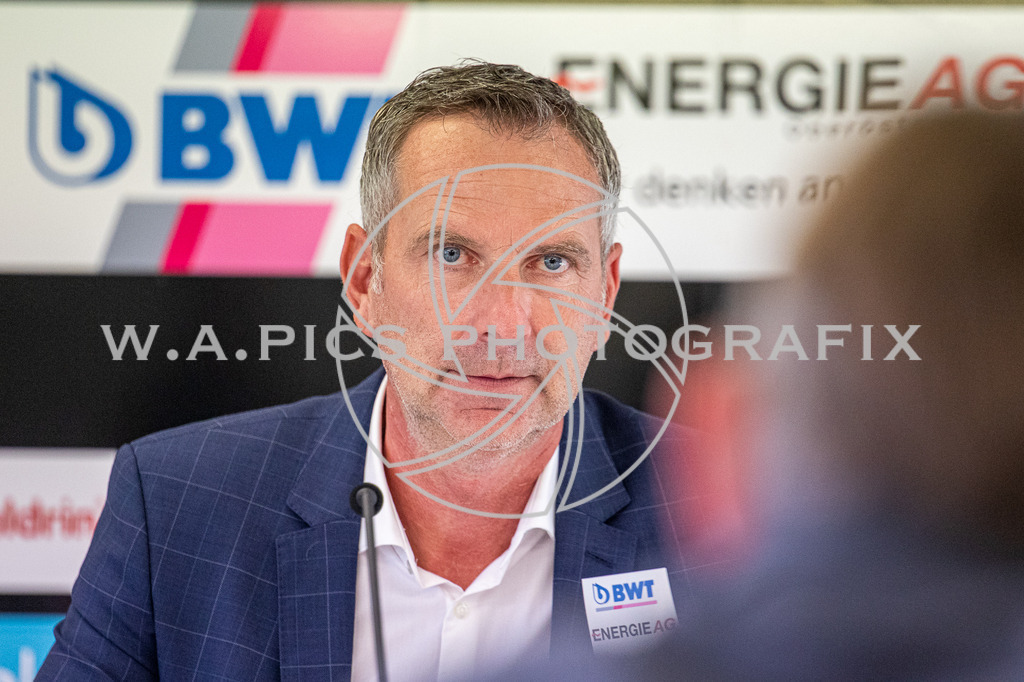 Pressekonferenz Lask | Pasching, AUSTRIA,24.JUL.20 - SOCCER - Pressekonferenz LASK Image shows head coach Dominik Thalhammer  (LASK).
Photo: SMP/Andreas Willdoner