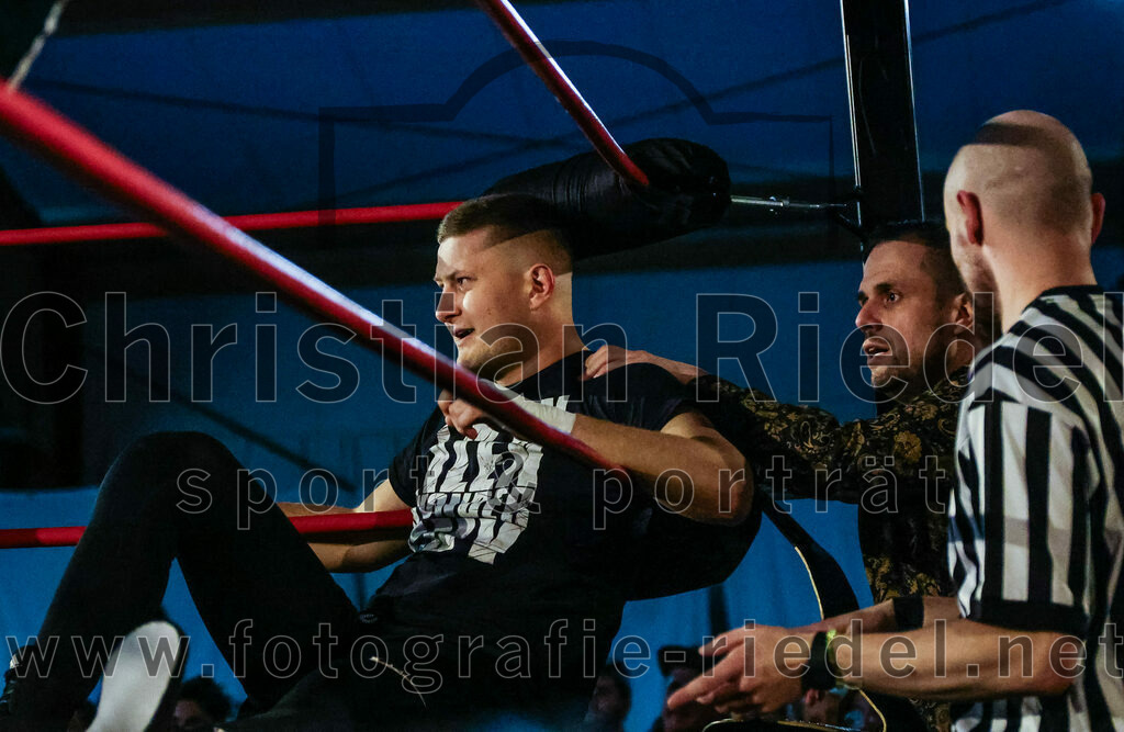 2023-11-11_016_Erding_Wrestlingshow | Erding, Deutschland, 11.11.2023:
Wrestling, Saison 2023, EWS Wrestling ERDING

Foto: Christian Riedel / fotografie-riedel.net