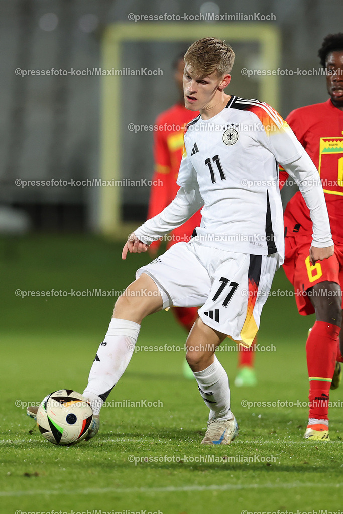 WUP14102402158 | 14.10.2024, Fußball, U20 Länderspiel Deutschland - Ghana, Stadion am Zoo, Wuppertal, Saison 2024 2025: Anton Kade (GER #11)