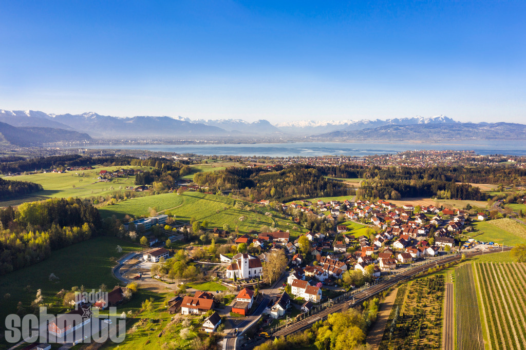 PS-Weissensberg-2026-04 | Entdecke die größte Bildgalerie der Region mit Fotografien aus dem Allgäu, der Bodenseeregion, Oberschwaben, dem Donautal und der Schwäbischen Alb. Landschaften, Luftaufnahmen und Reisefotografie als Wandbild und Fotokunst. - Realisiert mit Pictrs.com