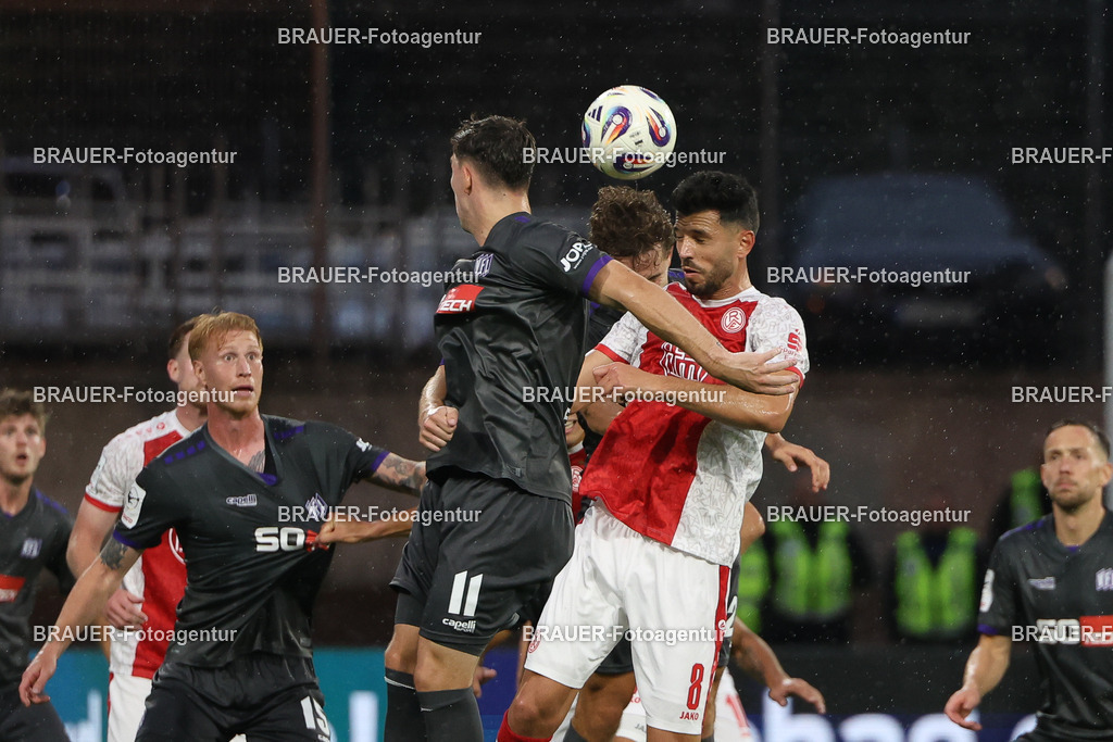 Rot-Weiss Essen - VFL Osnabrück | Essen, Deutschland, 17.09.2025 während des 3.Liga Spiels zwischen  Rot-Weiss Essen und VFL Osnabrück am 17.09.2025 im Stadion an der Hafenstraße in Essen. (Foto von Timo Bluhmki-Schmidt/Brauer Fotoagentur