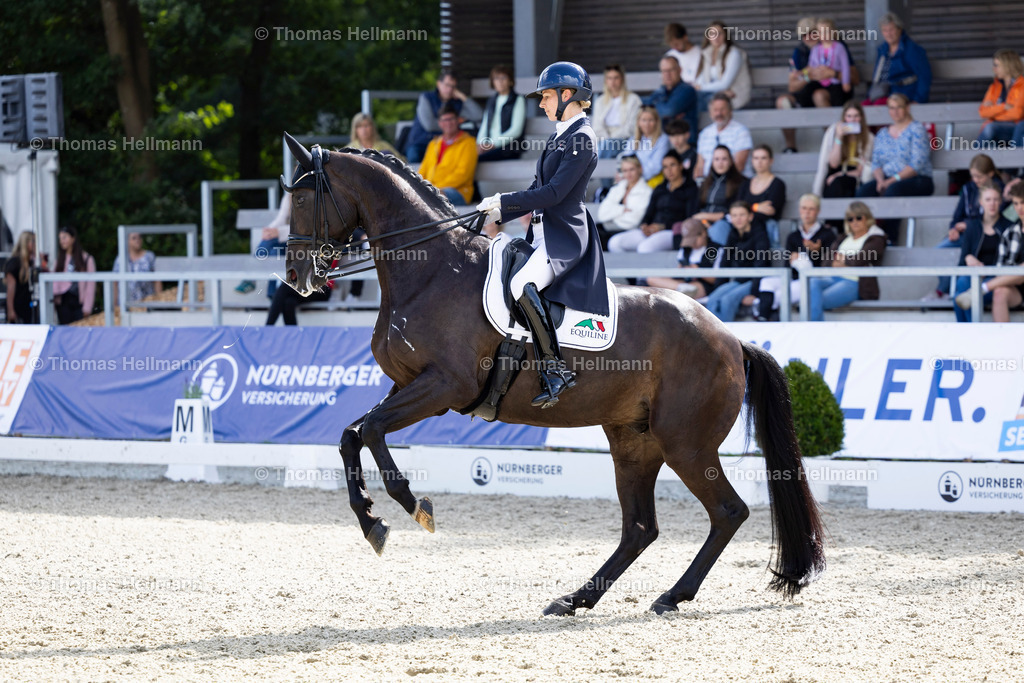 TH_1438 TEBBEL Friederike (GER)_ Serious_21226 | Elmloher Reitertage 2024 am 04.08.24 in Elmlohe, , Thomas Hellmann, _Y7A3898