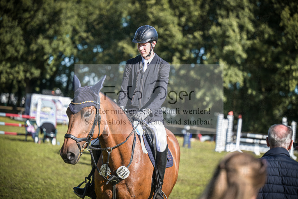 DOS_0049 | Entdecke hochwertige Reitturnierfotos von Foto Oger. Professionell, emotional und authentisch – jetzt Lieblingsmomente im Shop bestellen.Deutschlandweite Turnierfotografie. - Realisiert mit Pictrs.com