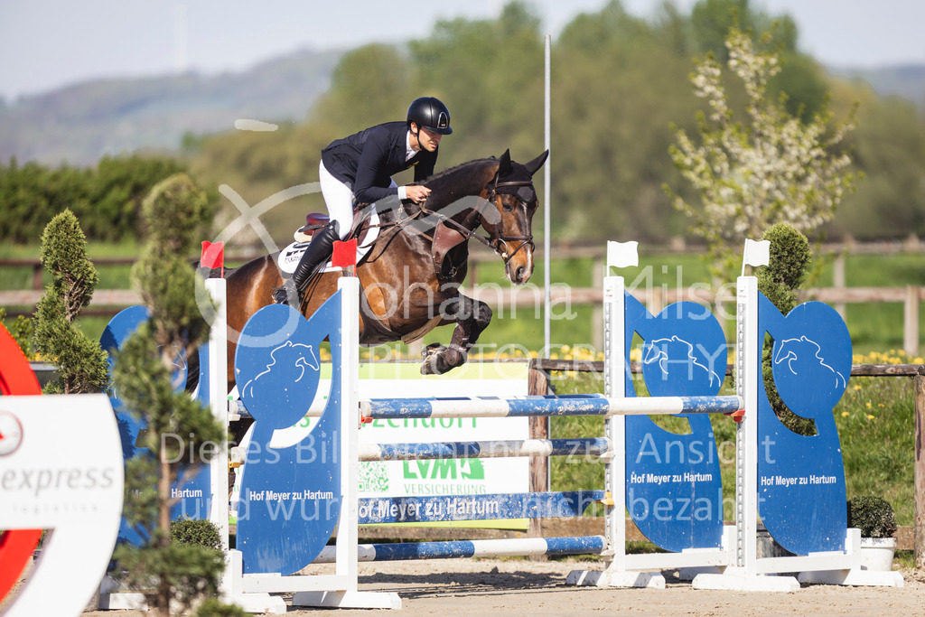 260421_Frühlingsfest_4_SprPf-L-404 | Deine schönsten Turniermomente als professionelle Fotos! Entdecke hochwertige Pferdesport-Fotografie im Online-Shop. Jetzt Fotos finden & bestellen!
