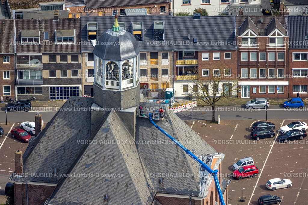 Emmerich230300253 | Luftbild, Arbeiten am Kirchturm der evang. Christuskirche, Emmerich, Emmerich am Rhein, Niederrhein, Nordrhein-Westfalen, Deutschland