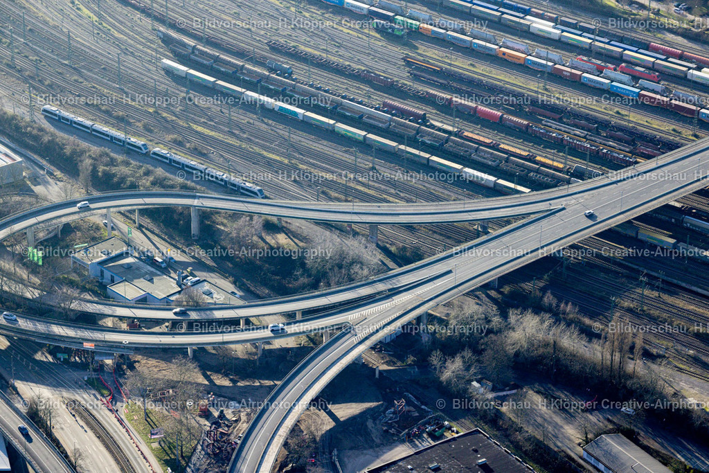Luftbild Neuss-8928 | Luftbildfotografie Baustelle zum Neubau des Brückenbauwerkes an der Dyckhofstraße, Scharnhorststraße Ast 1/Ast 6 am Verschiebebahnhof in Neuss im Bundesland Nordrhein-Westfalen, Deutschland - Realisiert mit Pictrs.com