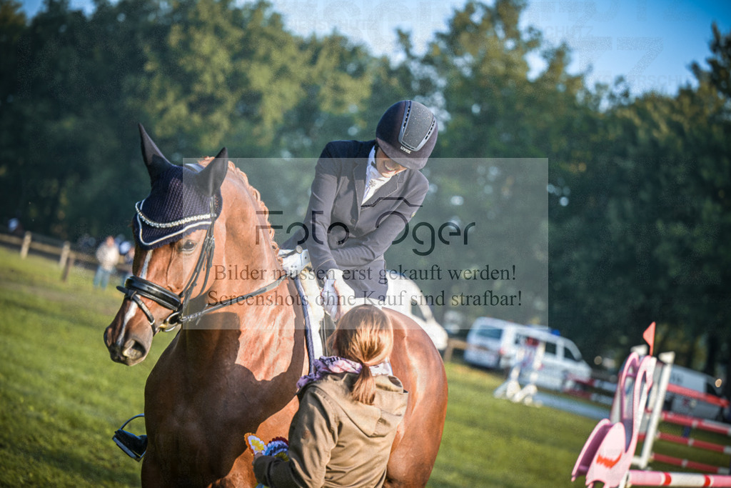 DOS_0005 | Entdecke hochwertige Reitturnierfotos von Foto Oger. Professionell, emotional und authentisch – jetzt Lieblingsmomente im Shop bestellen.Deutschlandweite Turnierfotografie. - Realisiert mit Pictrs.com
