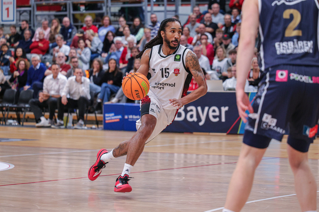 Pro A BAYER GIANTS vs Eisbären Bremerhaven-137 | Fotos von Basketballspielen aus dem Raum NRW fotografiert von Gero Mueller-Laschet und Daniel Schaefer - Realisiert mit Pictrs.com