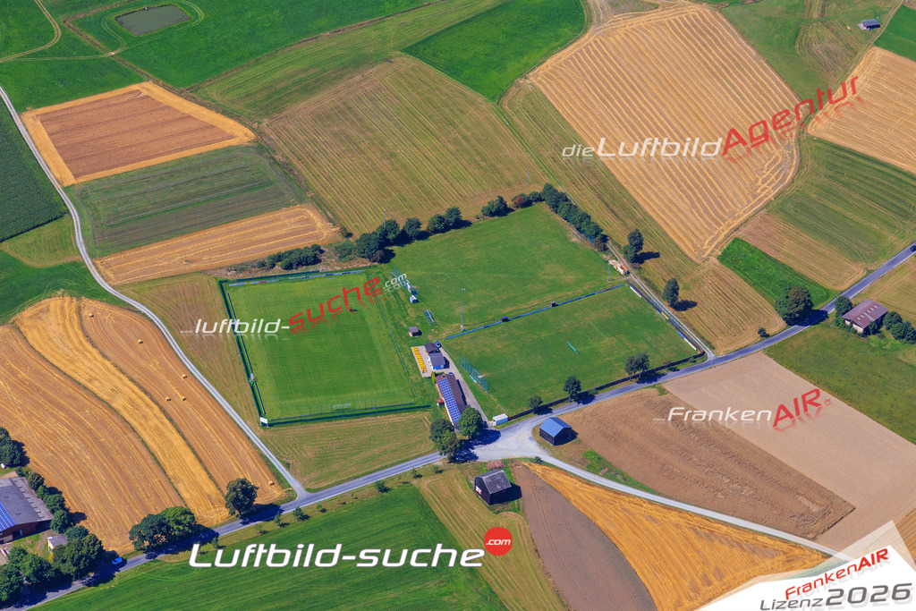 Die Luftaufnahme Duernberg - Roeslau wurde vom UL-Flugzeug (keine Drohne) aus fotografiert.Hohe Druck- Auflösung-die Geschenkidee!