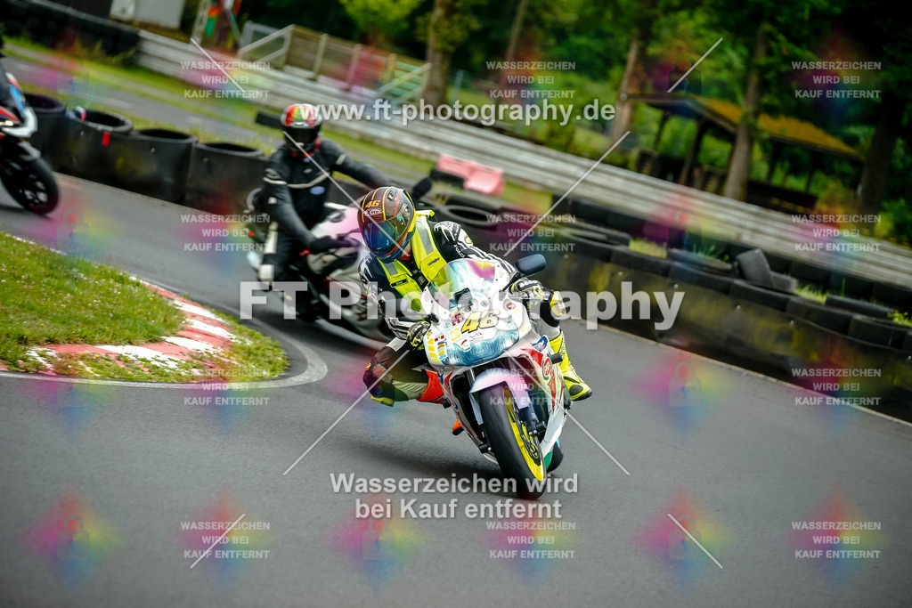 VBK-3859 | Hier findet Ihr Bilder von Touristenfahrten auf der Nürburgring Nordschleife oder von anderen Veranstaltungen die ich besucht habe. Viel Spass beim Durch Schauen 
