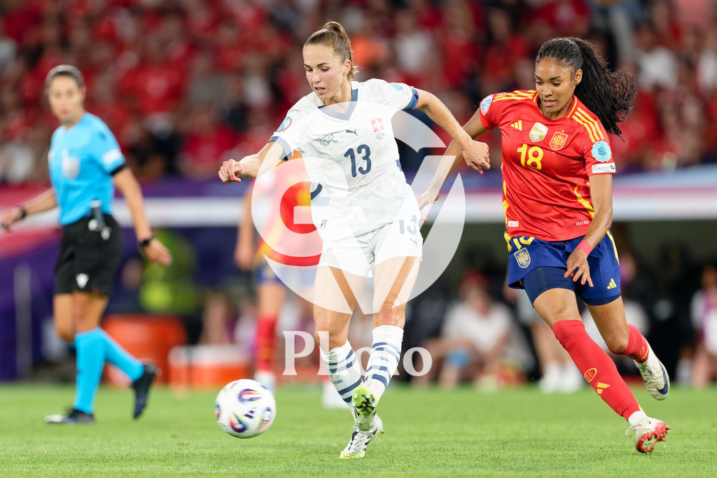 Spain v Switzerland - UEFA Women's EURO 2025 Quarter-Final | BERN, SWITZERLAND - JULY 18: Lia Walti of Switzerland (L) under pressure from Salma Paralluelo of Spain (R)   during the UEFA Women's EURO 2025 Quarter-Final match between Spain v Switzerland at Stadion Wankdorf on July 18, 2025 in Bern, Switzerland. (Photo by Giuseppe Velletri/Sports Press Photo/Getty Images)
