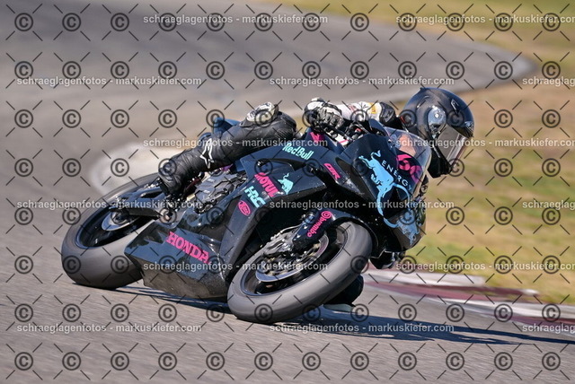 26bt05-0222 | markuskiefer.com - Realisiert mit Pictrs.com