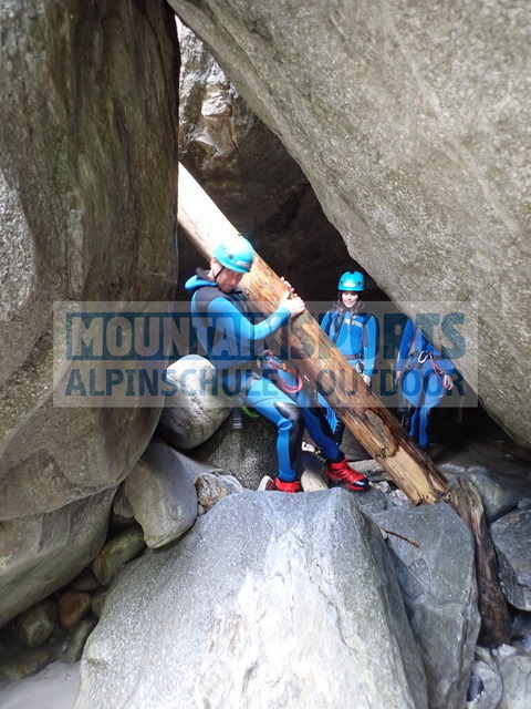 P8110090 | Bestelle die Bilder deines Berg- oder Wasser-Abenteuers mit Mountain Sports bequem von zu Hause aus direkt über unseren Online Fotoshop von pictrs.com. - Realisiert mit Pictrs.com