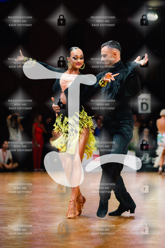 GOC 2025 - WDSF GrandSlam Latin 35-38th (208) Philip Andraus _ Ekaterina Tsvetkova (Germany)-2025-08-23-2332 | Webshop for digital downloads and prints of dance sport, event & show photographer Julian Link - Realisiert mit Pictrs.com