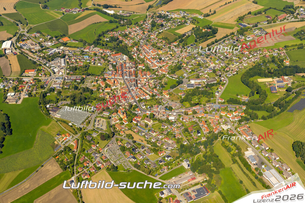 Das Luftbild zeigt :  Floß - Die Luftaufnahme wurde 2023 vom UL-Flugzeug aus erstellt ( keine Drohne ) - Hochauflösende Luftaufnahme - Für grossformatige Ausdrucke geeignet. Die Geschenkidee !Mit Lizenz und Bildrechte bestellbar