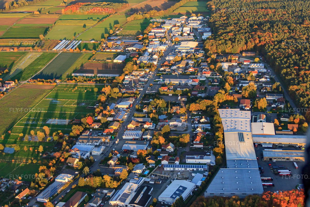Luftbild: Industriegebiet Am Kleinwald von Westen in Herxheim bei Landau im Bundesland Rheinland-Pfalz in Deutschland. Foto: IMG_60705.jpg vom 24.10.2013 durch Werner Riehm/FLY-FOTO.de
