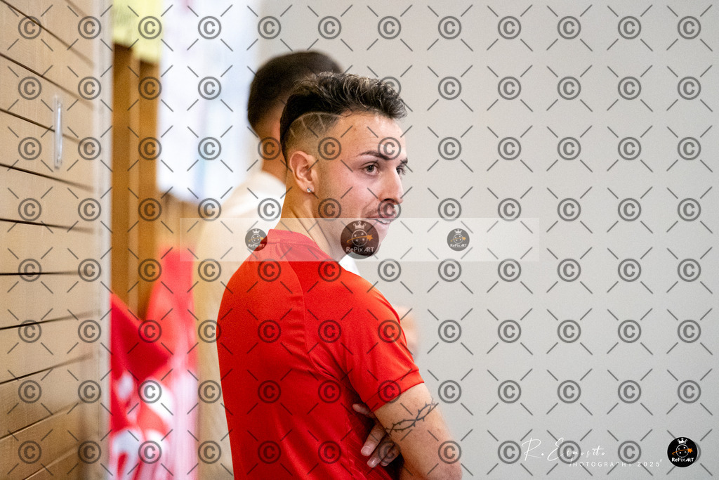 20251122_20251122_FCR-Hallenturnier-D-1_008-23 | Sport und Naturfotografie von Roberto Esposito zeigt echte Momente Bewegung und die Schönheit der Natur. Ausdrucksstarke Bilder schaffen Emotionen.