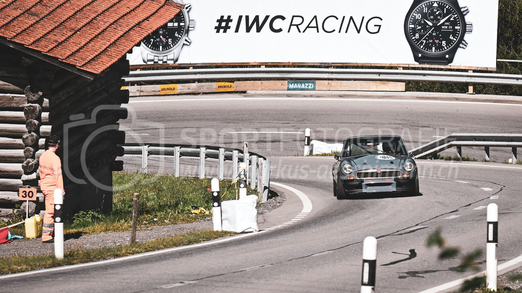 19. Arosa ClassicCar 2023 - 1. September 2023 | 19. Arosa ClassicCar 2023
Arosa, Schweiz
Endress Serge aus Wollerau mit der Startnummer 303 in einem MG MGB GT, Jahrgang 1973, in der Klasse Sport Trophy.
@arosaclassiccar, @arosa.official, #arosaclassiccar, #arosa, #76curves, #classiccar
Bild: Sportfotografie Markus Aeschimann | www.markus-aeschimann.ch - Realisiert mit Pictrs.com