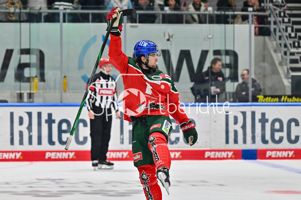 Augsburger Panther - Düsseldorfer EG | Jubel der Panther nach dem Treffer zum 4-0 durch Alexander OBLINGER (Augsburger Panther #50)  / Freude / Happy / Tor / Torschuetze / DEL: Augsburger Panther - Düsseldorfer EG, Curt Frenzel Stadion am 13.12.2024 / Thomas SCHEMITCH (Augsburger Panther #62)