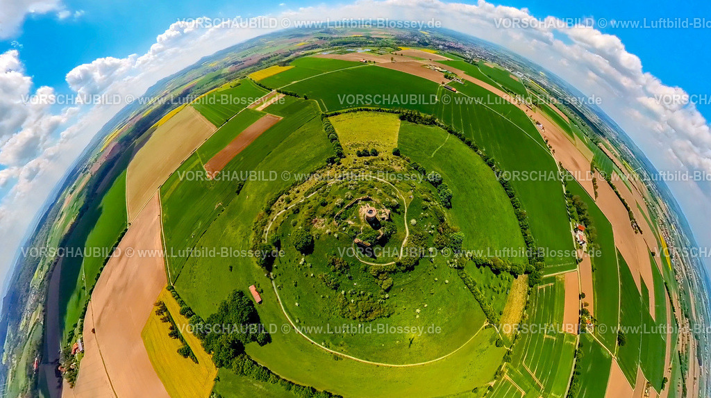 Warburg240590470BurgDesenberg | Luftbild, Burg Desenberg auf einem Vulkankegel, historische Sehenswürdigkeit, Ruine einer Höhenburg in der Warburger Börde, Erdkugel, Fisheye Aufnahme, Fischaugen Aufnahme, 360 Grad Aufnahme, tiny world, little planet, fisheye Bild, Daseburg, Warburg, Ostwestfalen, Nordrhein-Westfalen, Deutschland