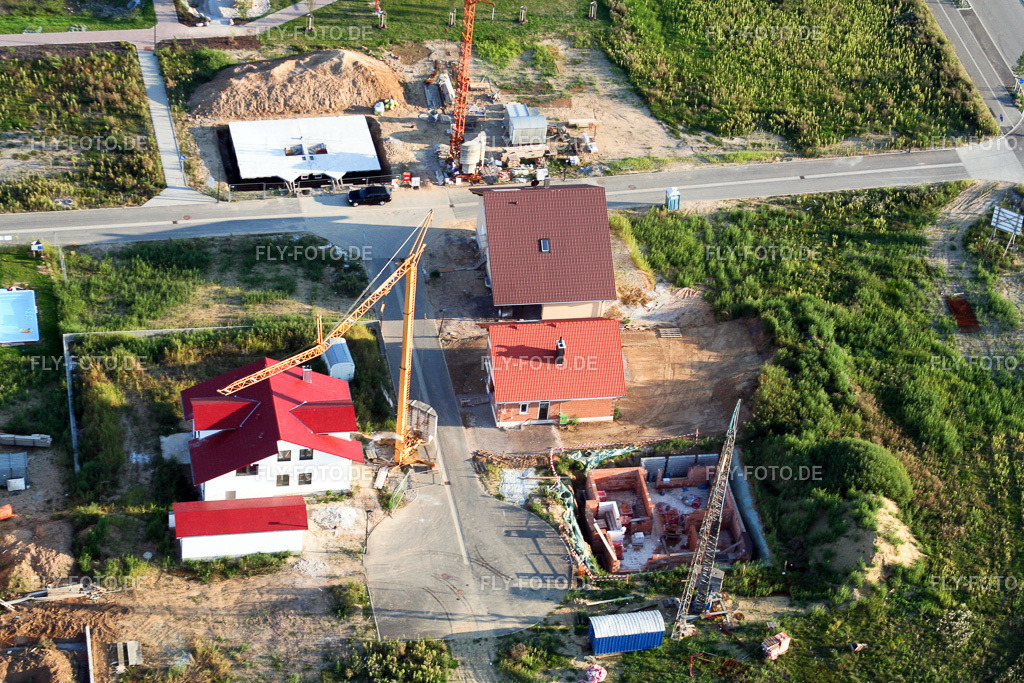 Neubaugebiet Am Höhenweg | Luftbild: Neubaugebiet Am Höhenweg in Kandel im Bundesland Rheinland-Pfalz in Deutschland. Foto: IMG_7411.jpg vom 25.08.2007 durch Werner Riehm/FLY-FOTO.de - Realisiert mit Pictrs.com