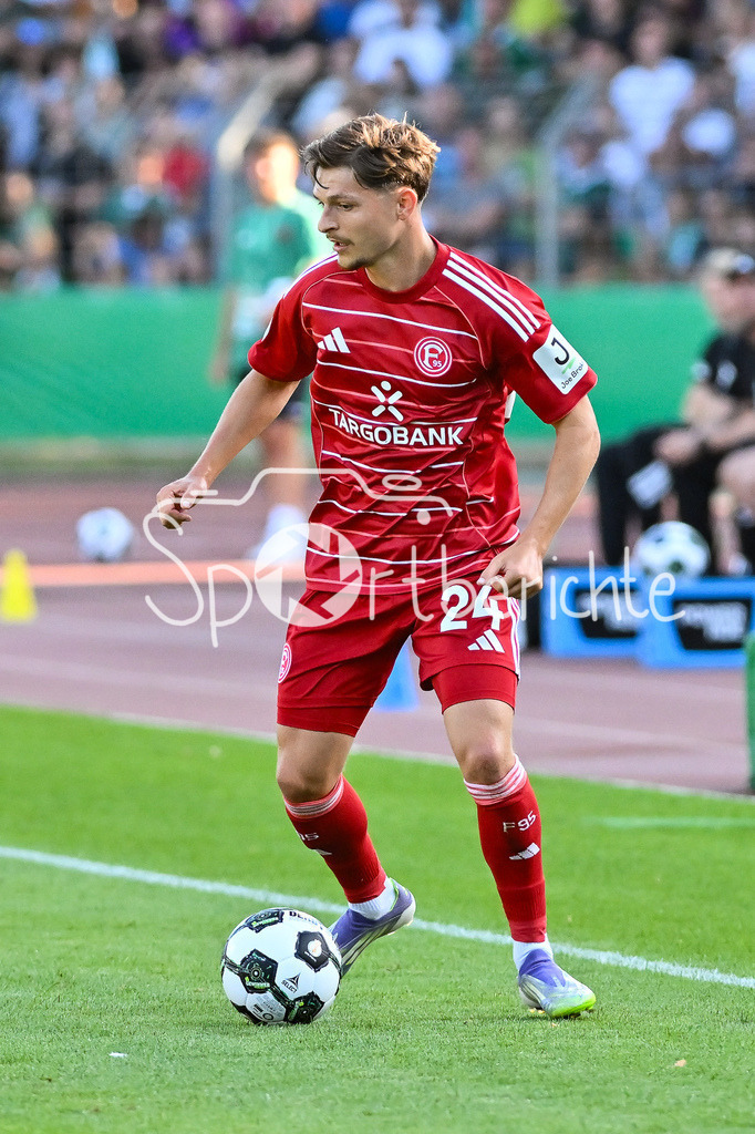 1. FC Schweinfurt 05 - Fortuna Düsseldorf | im Bild Florent MUSLIJA (Fortuna 24) / Einzelfoto / Freisteller / DFB-Pokal: 1. FC Schweinfurt 05 - Fortuna Düsseldorf; Riedel-Bau Arena am 18.08.2025