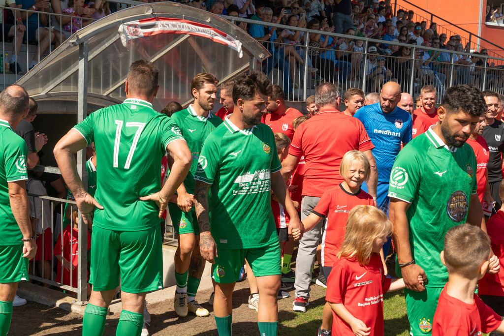 Spiel-0050_Legenden ASK-RAPID | Fotodoku 80 Jahre ASK-Loosdorf: Legendenmatch ASK-Loosdorf - Rapid WIENSponsoren, Mannschaften, Begrüßung, Interviews, das Spiel, Besucher, Fans, Stimmung.