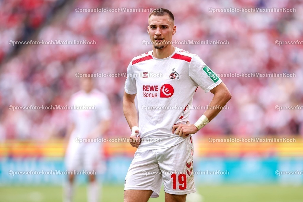 1FC20042501183 | 20.04.2025, Fußball, 1. FC Köln - Preußen Münster, 2.. Fußball Bundesliga, 30. Spieltag, RheinEnergie-STADION, Saison 2024 2025: Tim Lemperle (FC Koeln #19) DFB regulations prohibit any use of photographs as image sequences and or quasi-video.