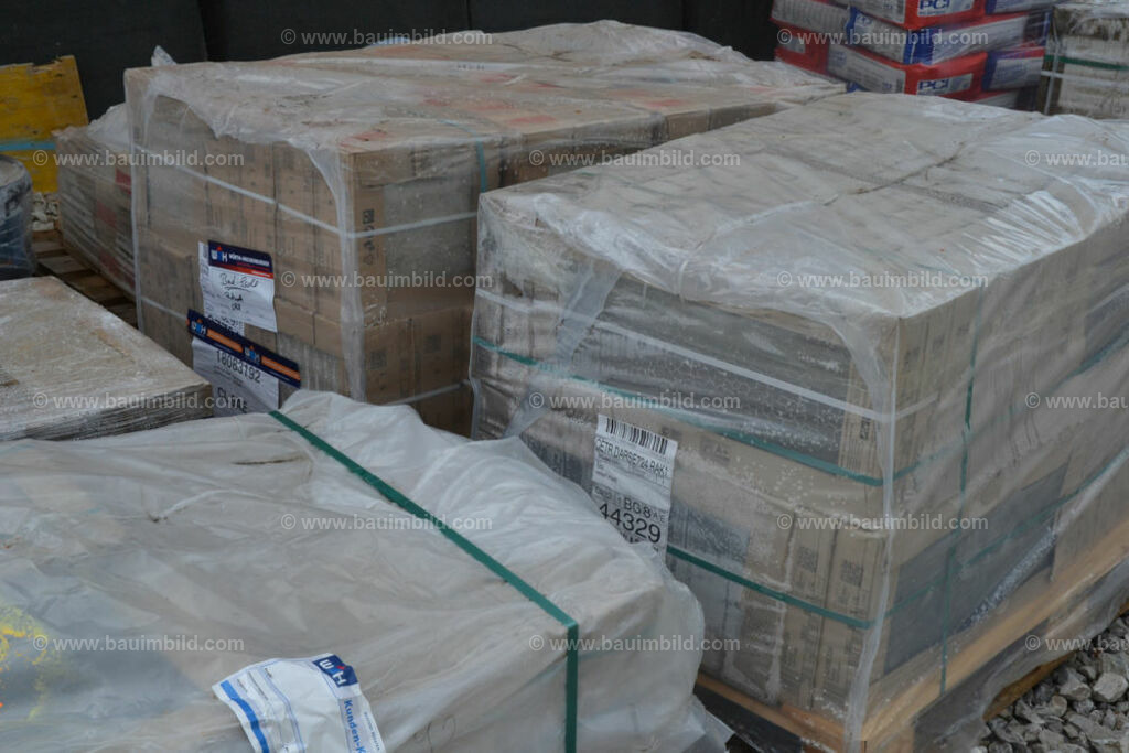 bib-lg21-fliesenlegerarbeiten-0001 | Nach LV-Leistungsgruppen sortierte Detailfotos über den Bau eines Hauses. Alle Hausbau-Bilder direkt vom Urheber und Autor der Website Haus-Selber-Bauen.com