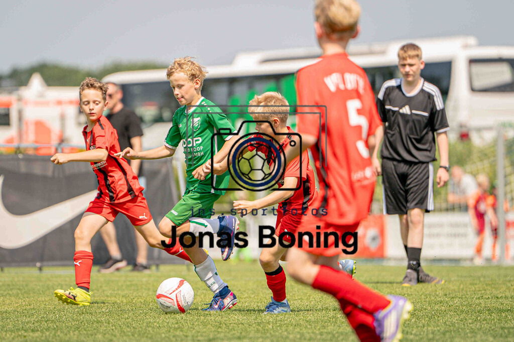 Fußball I E-Junioren I Saison 2025-2026 I OM-Cup Lüsche I Samstag  I 22474 | jns.sportfotos - Realisiert mit Pictrs.com