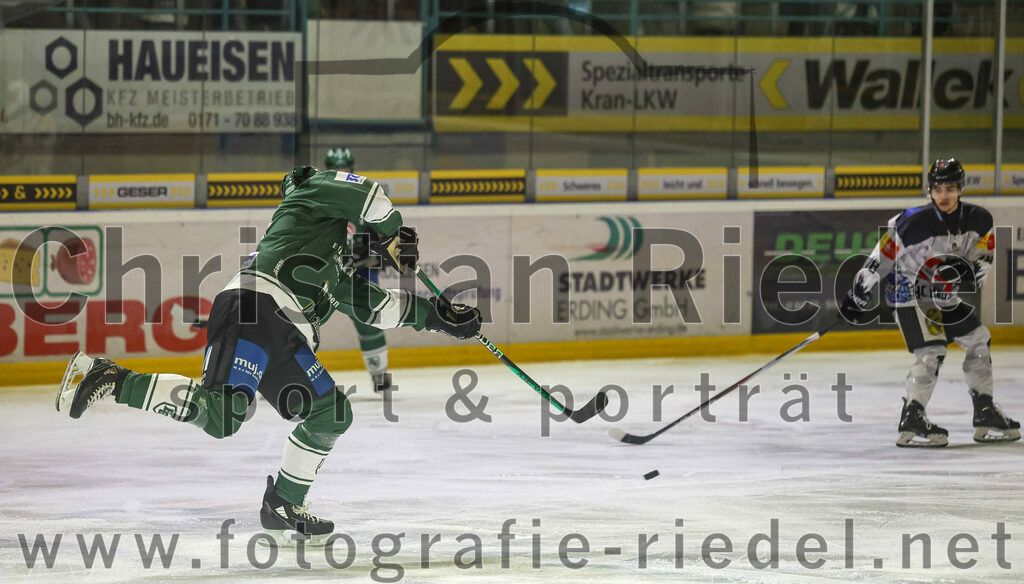 2024-01-26_009_TSV_Erding_gegen_HC_Landsberg | Erding, Deutschland, 26.01.2024:
Eishockey, Bayernliga Vorrunde 2023 / 2024, 28. Spieltag, TSV Erding gegen HC Landsberg, Endergebnis: 6:2

Foto: Christian Riedel / fotografie-riedel.net