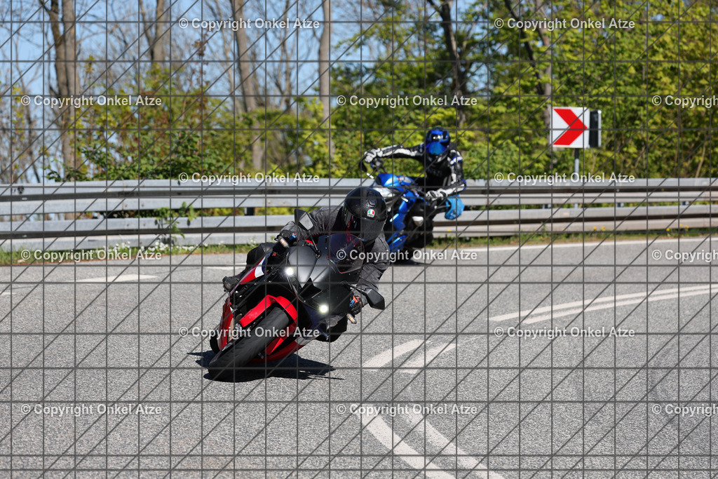 IMG_8847 | Fotograf am Kyffhäuser. Onkel Atze. Kyffhäuser Rennstrecke. Café36. Motorsportfotografie. - Realisiert mit Pictrs.com