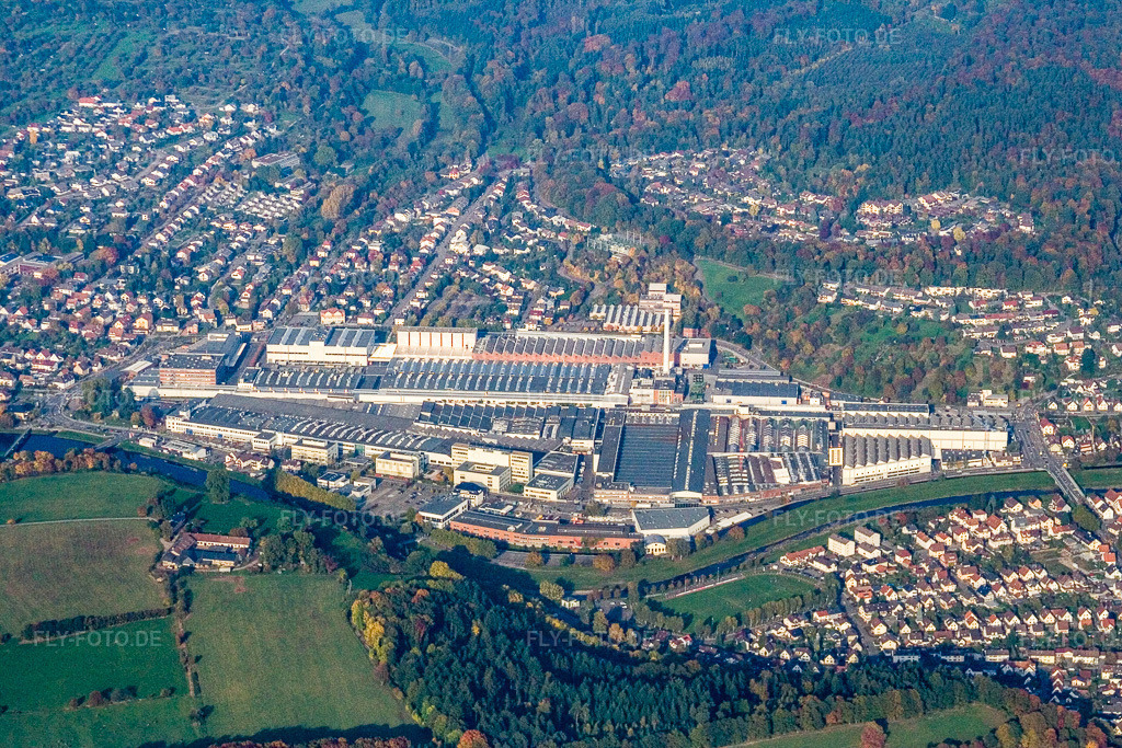Luftbild: Merzedes BenzWerk Gaggenau, Daimler AG in Gaggenau im Bundesland Baden-Württemberg in Deutschland. Foto: IMG_14000.jpg vom 11.10.2008 durch Werner Riehm/FLY-FOTO.de
