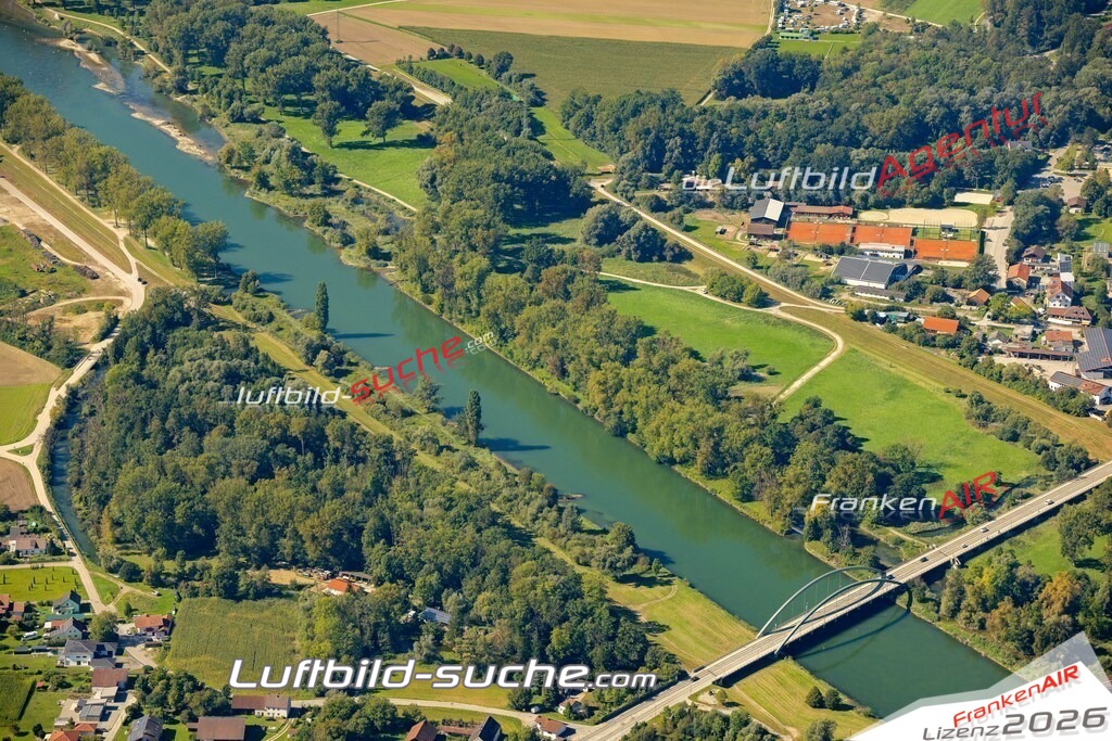 Das Luftbild zeigt : Isar Plattling - Die Luftaufnahme wurde 2023 vom UL-Flugzeug aus erstellt ( keine Drohne ) - Hochauflösende Luftaufnahme - Für grossformatige Ausdrucke geeignet. Die Geschenkidee !Mit Lizenz und Bildrechte bestellbar