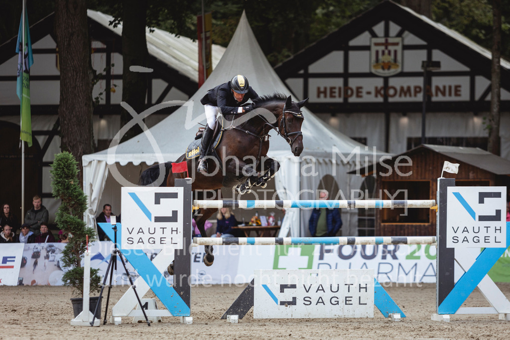 240915_OWLCh_GP-925 | Deine schönsten Turniermomente als professionelle Fotos! Entdecke hochwertige Pferdesport-Fotografie im Online-Shop. Jetzt Fotos finden & bestellen!