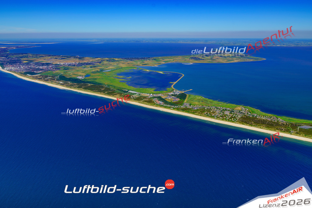 Die Luftbildaufnahme Rantum - Sylt wurde 2018 mittels Flugzeug (keine Drohne) erstellt. Perfekte Schärfe und Druck- Auflösung- Garantiert!