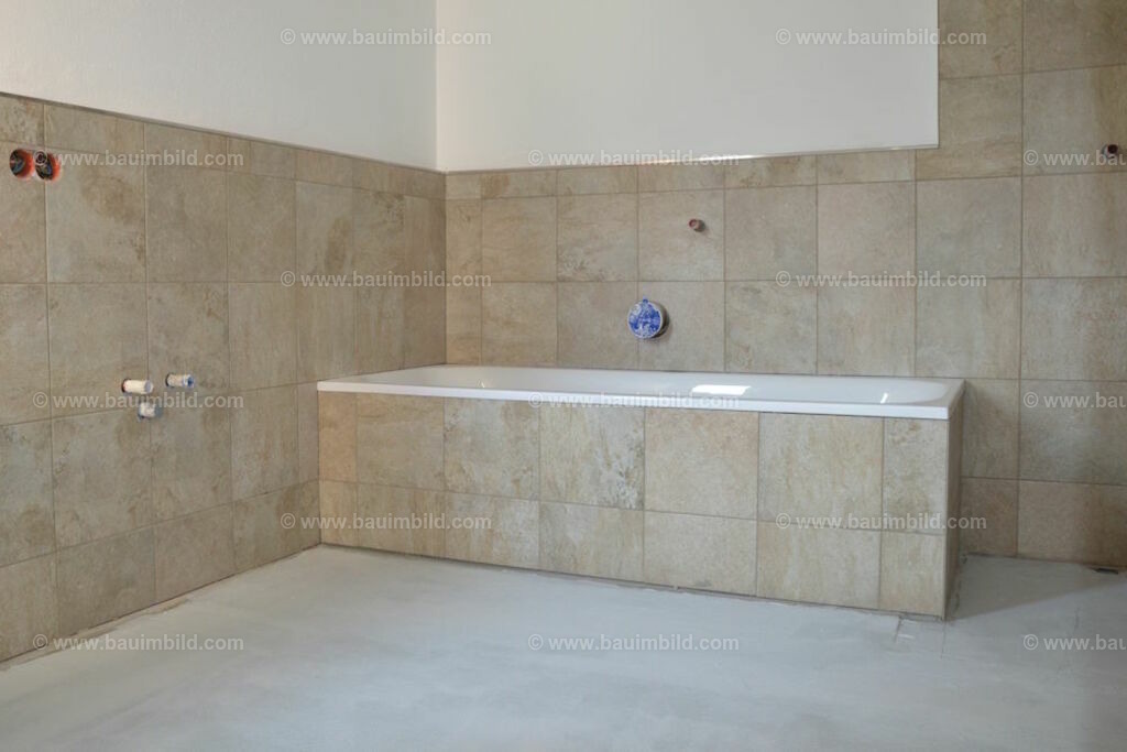 bib-lg21-fliesenlegerarbeiten-0062 | Nach LV-Leistungsgruppen sortierte Detailfotos über den Bau eines Hauses. Alle Hausbau-Bilder direkt vom Urheber und Autor der Website Haus-Selber-Bauen.com