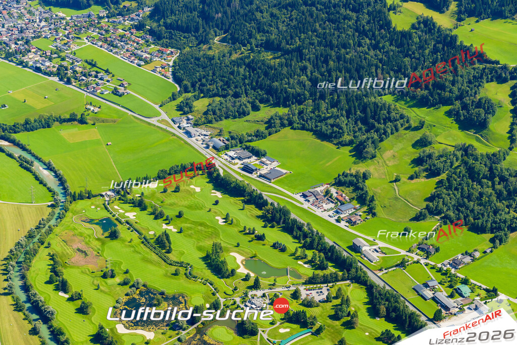 Luftaufnahme der Stadt Haus - Die Luftaufnahme wurde 2025 vom UL-Flugzeug heraus erstellt ( keine Drohne ) - Hochauflösende Luftaufnahme - für professionelle Ausdrucke geeignet. Die Geschenkidee !Mit Lizenz und Bildrechte bestellbar