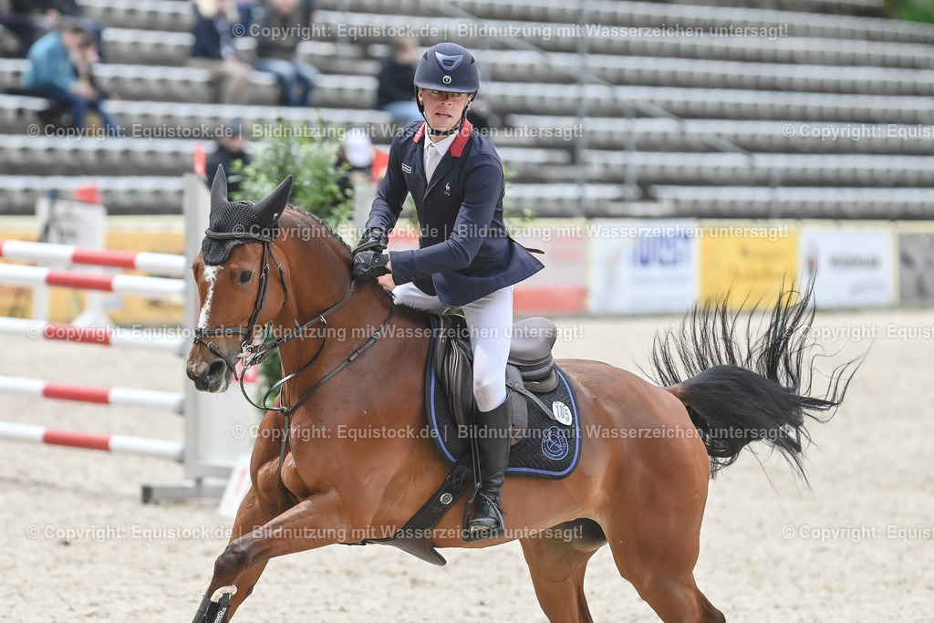 20230514_CCI4_Springen_0309 | equistock