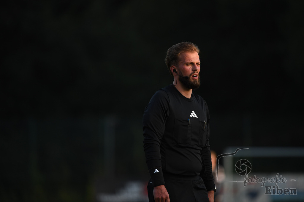 TuS Eversten-SG FriPe | Herren Kreisliga; TuS Eversten (mint)-SG FriPe (rot) am 15.08.2025 in Oldenburg (Sportanlage TuS Eversten), Photo: Philip Eiben 2025 - Realisiert mit Pictrs.com