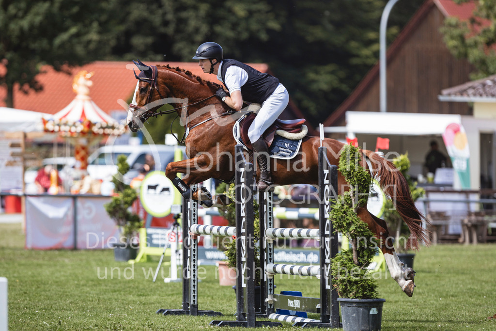 240719_LC_SprPf-A2-216 | Deine schönsten Turniermomente als professionelle Fotos! Entdecke hochwertige Pferdesport-Fotografie im Online-Shop. Jetzt Fotos finden & bestellen!