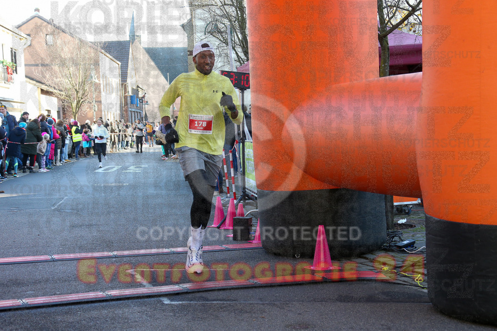 241201_1229_EX1_2338 | Sportfotografie im Rhein-Sieg Kreis, Köln, Bonn, NRW, Rheinland Pfalz, Hessen, etc. Unser Tätigkeitsfeld umfasst den Laufsport vom Volkslauf über den Marathon, Duathlon, Triathon bis zum Ultralauf wie Kölnpfad Ultra oder Schindertrail.