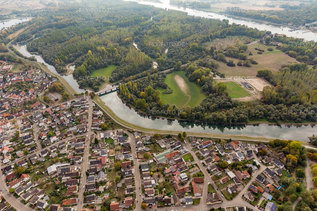 Luftbild: Dammstr, im Ortsteil Plittersdorf in Rastatt im Bundesland Baden-Württemberg in Deutschland. Foto: IMG_112023.jpg vom 11.10.2018 durch Werner Riehm/FLY-FOTO.de