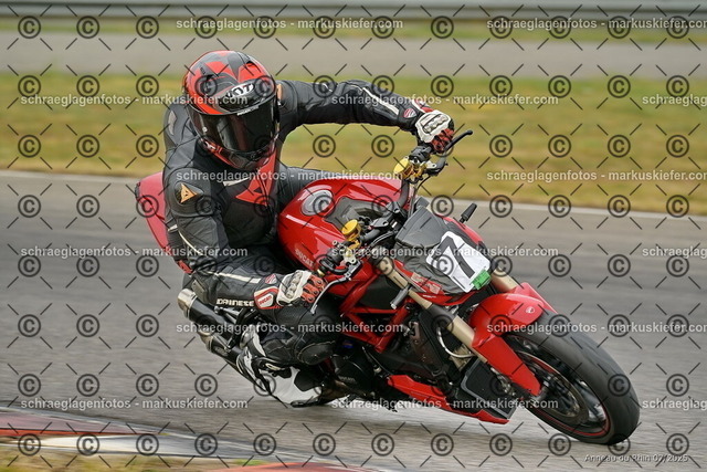 25bt05-0515 | markuskiefer.com - Realisiert mit Pictrs.com