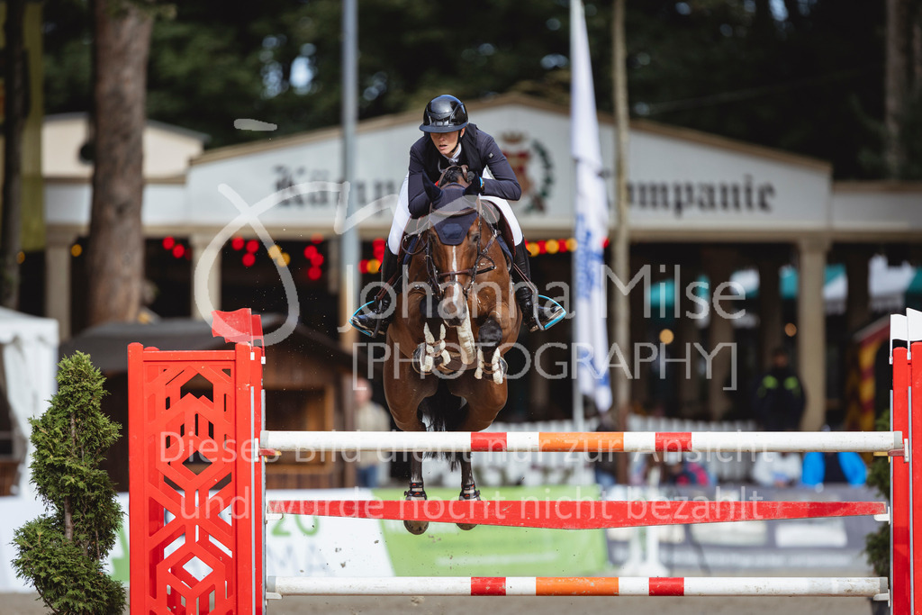 240915_OWLCh_MT-432 | Deine schönsten Turniermomente als professionelle Fotos! Entdecke hochwertige Pferdesport-Fotografie im Online-Shop. Jetzt Fotos finden & bestellen!