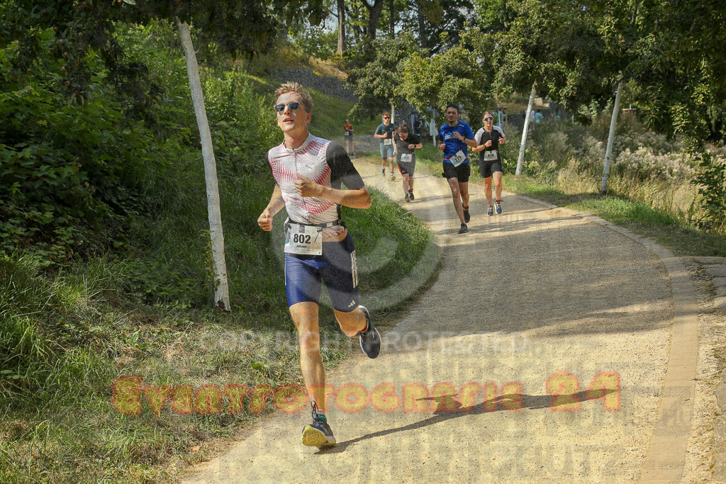 250824_1456_EX1_8135 | Sportfotografie im Rhein-Sieg Kreis, Köln, Bonn, NRW, Rheinland Pfalz, Hessen, etc. Unser Tätigkeitsfeld umfasst den Laufsport vom Volkslauf über den Marathon, Duathlon, Triathon bis zum Ultralauf wie Kölnpfad Ultra oder Schindertrail.