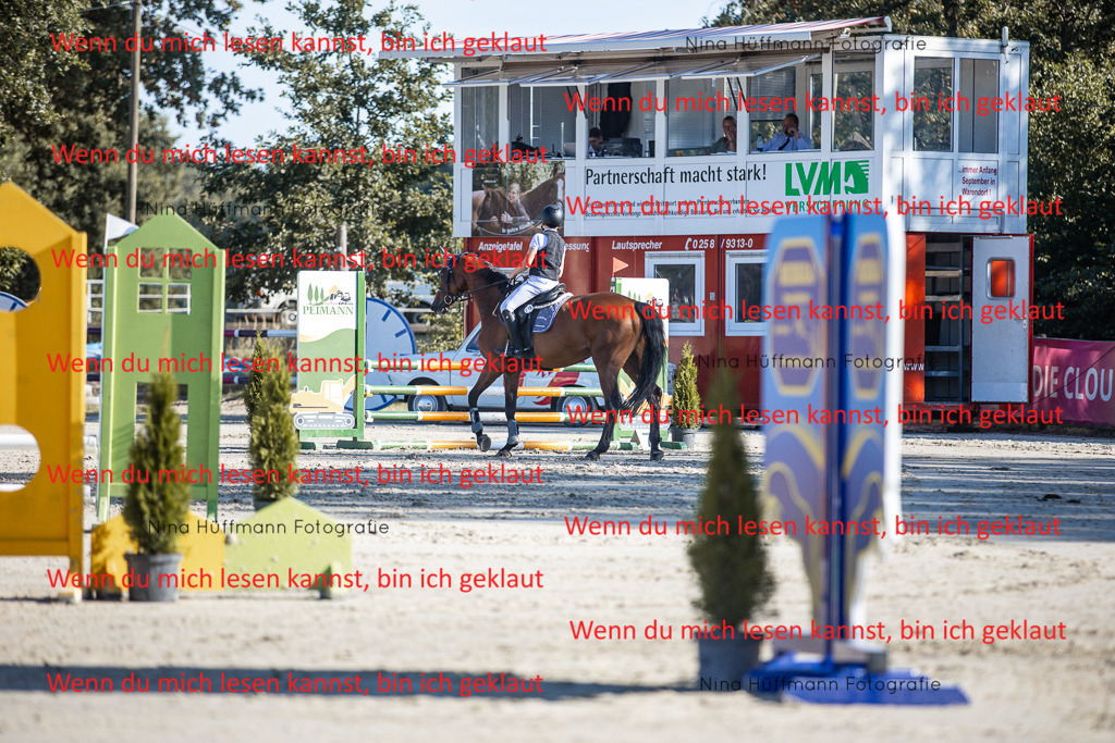 BK1A7382 | Turnierbilder Turnierfotos Nina Hüffmann Turnierfotografie Pferdefotografie Tierzeichnung Haustierzeichnung Pferdezeichnung Hundezeichnung Videograf  - Realisiert mit Pictrs.com