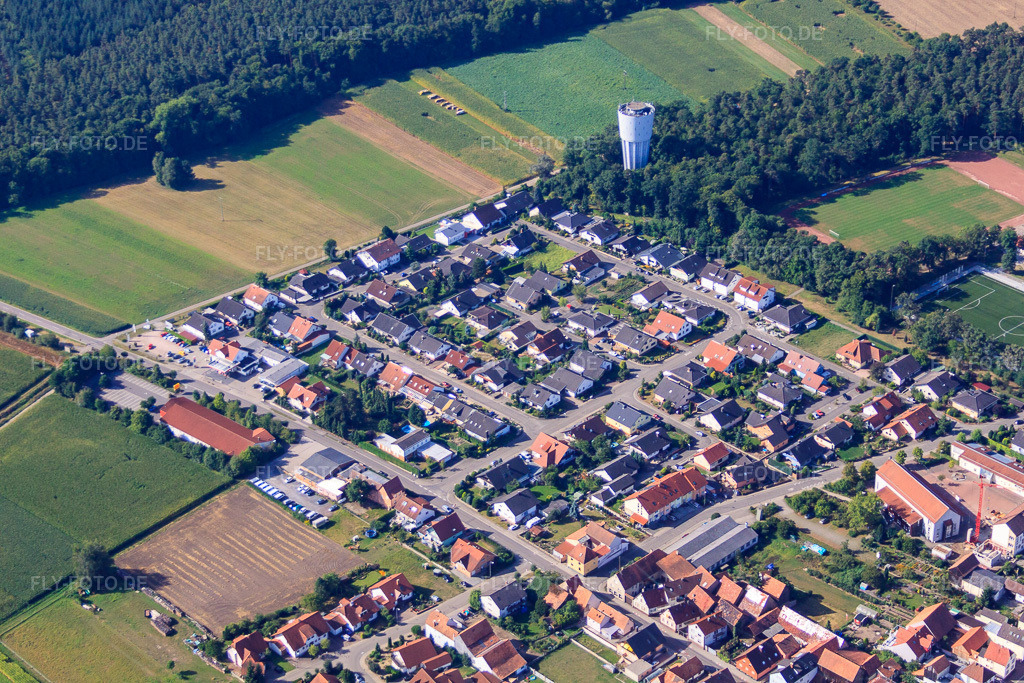 Luftbild: Raiffeisenring in Hatzenbühl im Bundesland Rheinland-Pfalz in Deutschland. Foto: IMG_52334.jpg vom 19.08.2012 durch Werner Riehm/FLY-FOTO.de