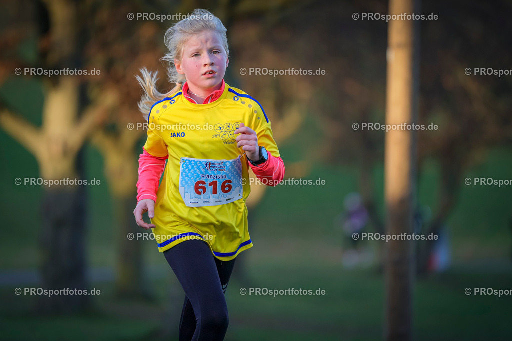 6. Bonner Nikolauslauf; Bonn, 14.12.2025 | Impressionen vom 6. Bonner Nikolauslauf am 14.12.2025 in Bonn (Nordrhein-Westfalen). 